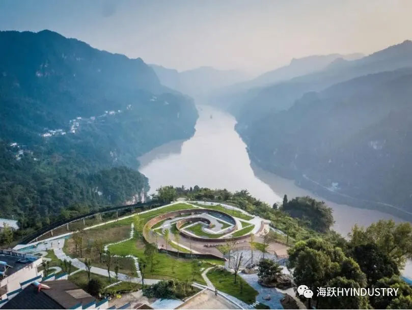 G348三峽公路安全步道一角 G348三峽公路項(xiàng)目公路風(fēng)景安全步道